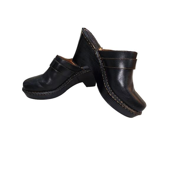 Born Slip On Wedges w/ Buckle Embellishments Black Leather Women Sz 8 Minimalist - Picture 6 of 8